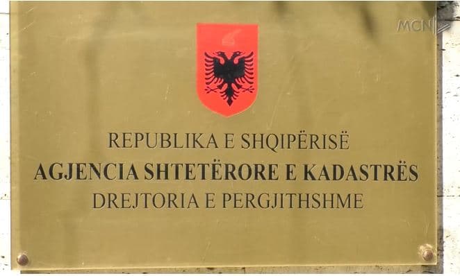 Ndërtuesi i parë shpalli falimentin, pronari i ri nuk u njeh banorëve 30 shtëpi në një pallat në Krujë 