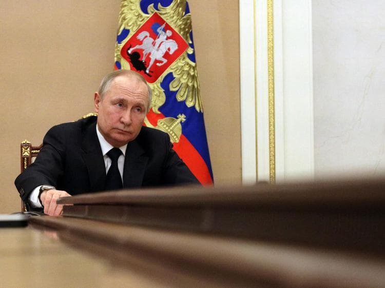 Putin urdhëron ndryshimin e kontratave me Europën: Gazi rus të paguhet në rubla