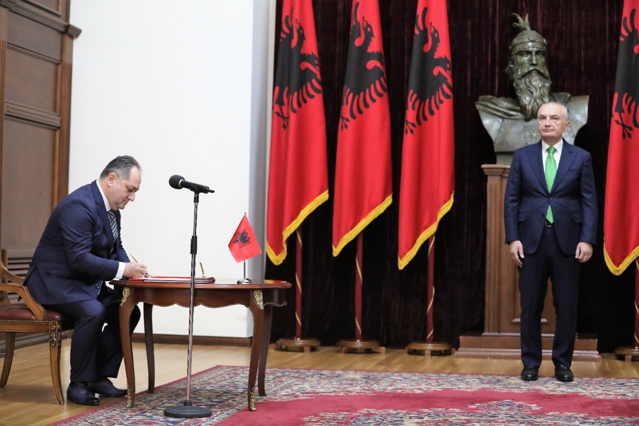 Sandër Beci betohet te Presidenti, si anëtar i ri i Gjykatës Kushtetuese