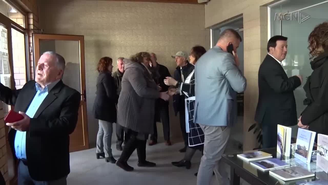 Poeti emigrant rikthehet pas tre dekadash (VIDEO)