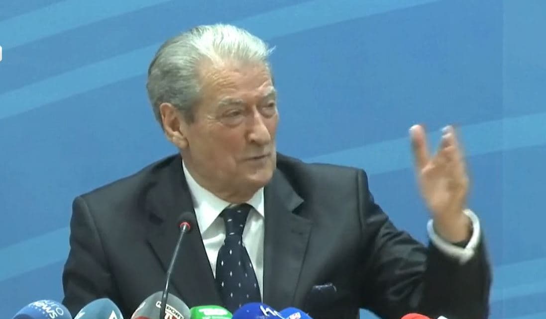 Sali Berisha kthehet në selinë blu: Kemi statutin dhe logon, tani të bashkohemi