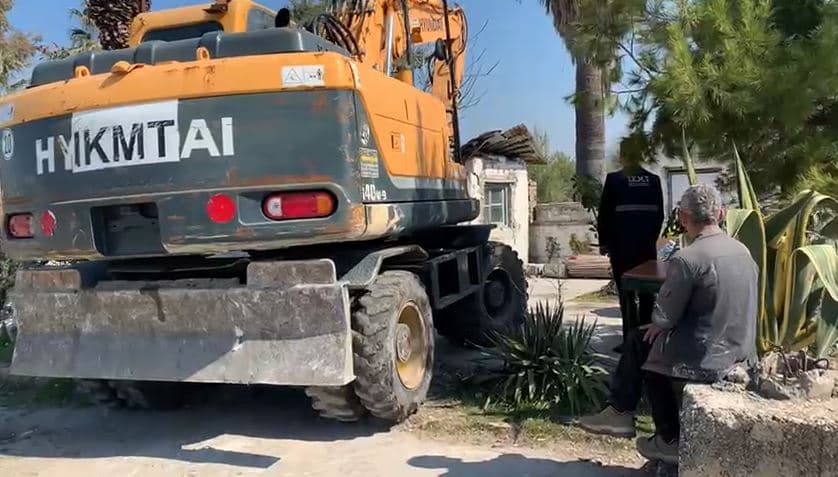 Video/ IKMT aksion te pylli i Sodës në Vlorë, prishen 10 objekte pa leje