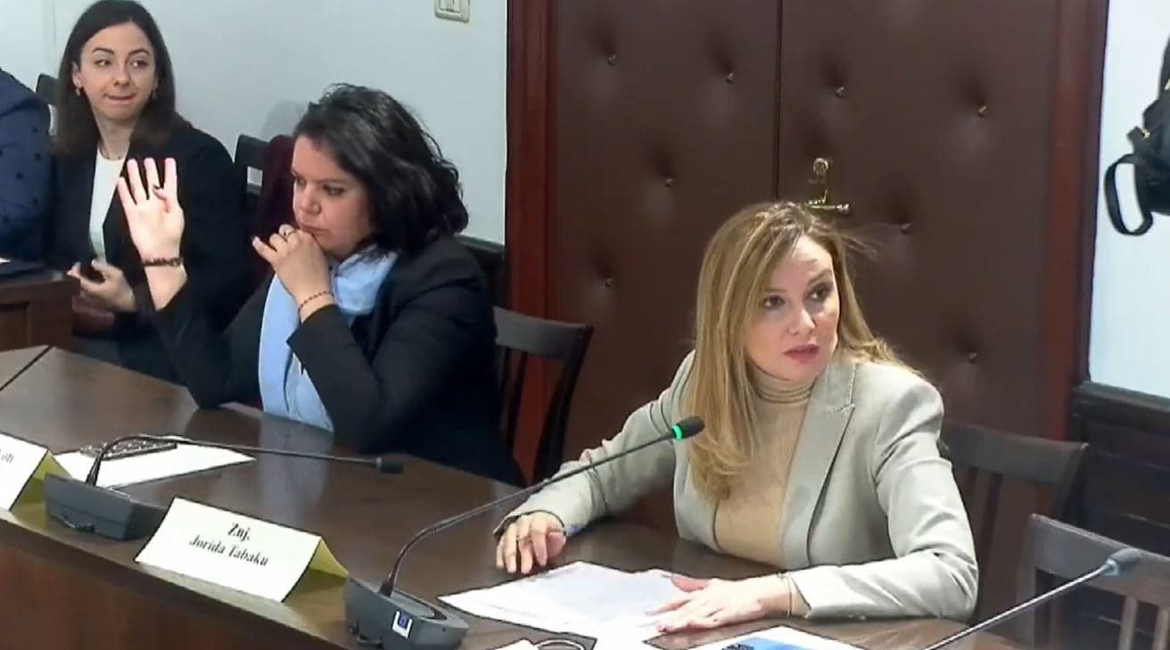 Komisioni i Ekonomisë/ Jorida Tabaku: Qeveria të pezullojë pagesat për PPP-të