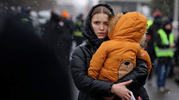 Mbretëria e Bashkuar: Kemi dhënë 20 100 viza për refugjatët ukrainas