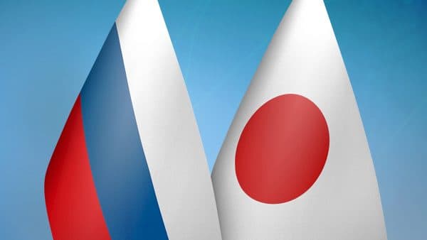 Japonia shton 25 rusë të tjerë në listën e sanksioneve
