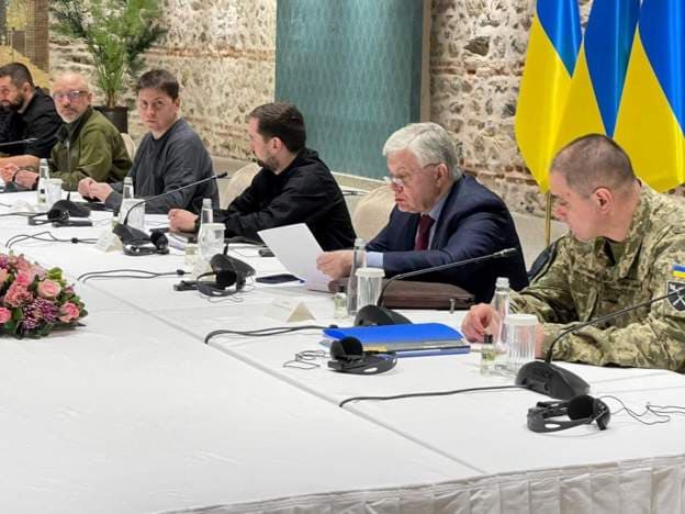 Negociatorët: Ukraina do të miratojë statusin neutral në këmbim të garancive të sigurisë