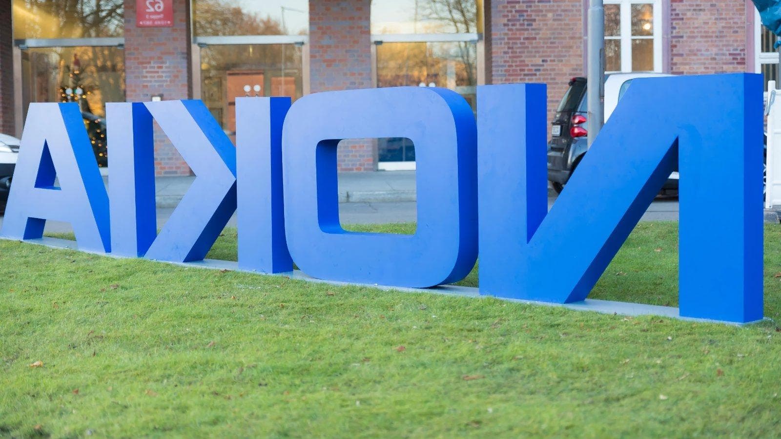 “Nokia ndihmoi Rusinë për të ndërtuar një sistem spiunazhi kibernetik”