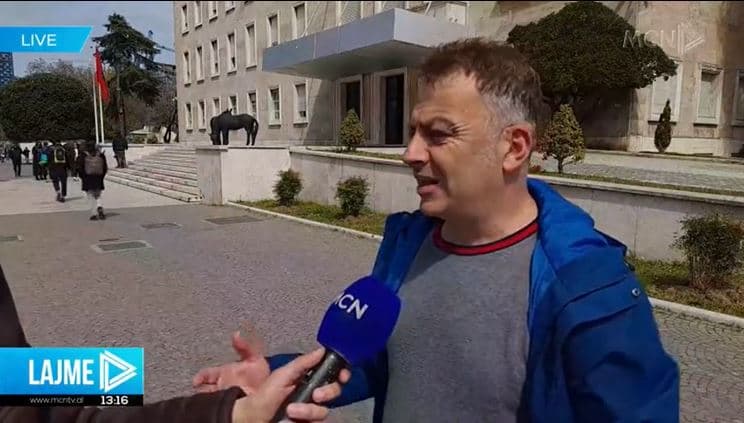 “Protestë demokratike, pa fjalime”,  Tepelena: Të bashkohen qytetarët, pavarësisht bindjeve (VIDEO)
