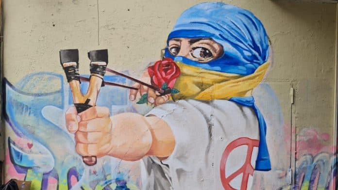 Lufta në Ukrainë/ Tirana mbështet popullin ukrainas me murale simbol për paqen