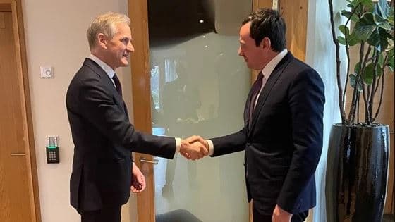Kryeministri norvegjez takon Kurtin: Zjarri në Ballkanin Perëndimor mund të ndizet sërish