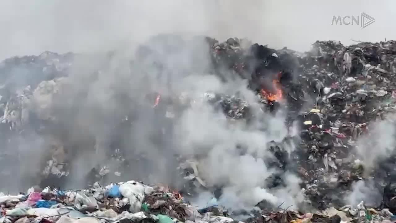 Digjet vendgrumbullimi i mbetjeve në Vlorë (VIDEO)