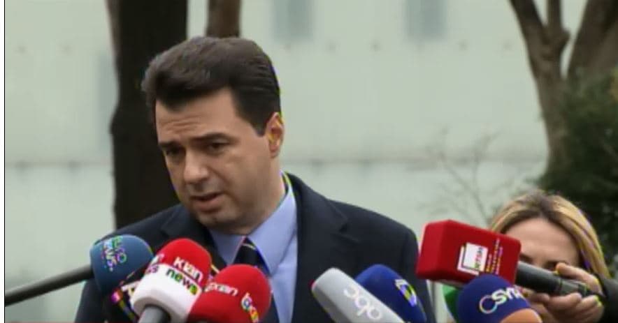 Rikthimi i Berishës në grupin parlamentar të PD/ Basha: Ujërat janë të turbullta, por do qetësohen!