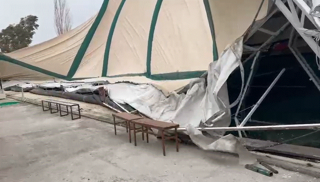 Era e fortë rrëzon strukturën e kalçetos në Vlorë, shpëtojnë futbollistët e Orikumit (VIDEO)