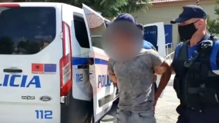 Transportonin emigrantë të paligjshëm, arrestohen dy të rinj në Gjirokastër