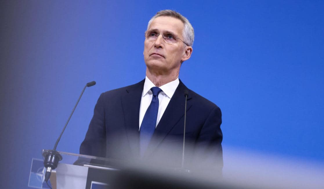Stoltenberg: Trupat ruse nuk po tërhiqen nga Ukraina, po ripozicionohen për sulm të ri