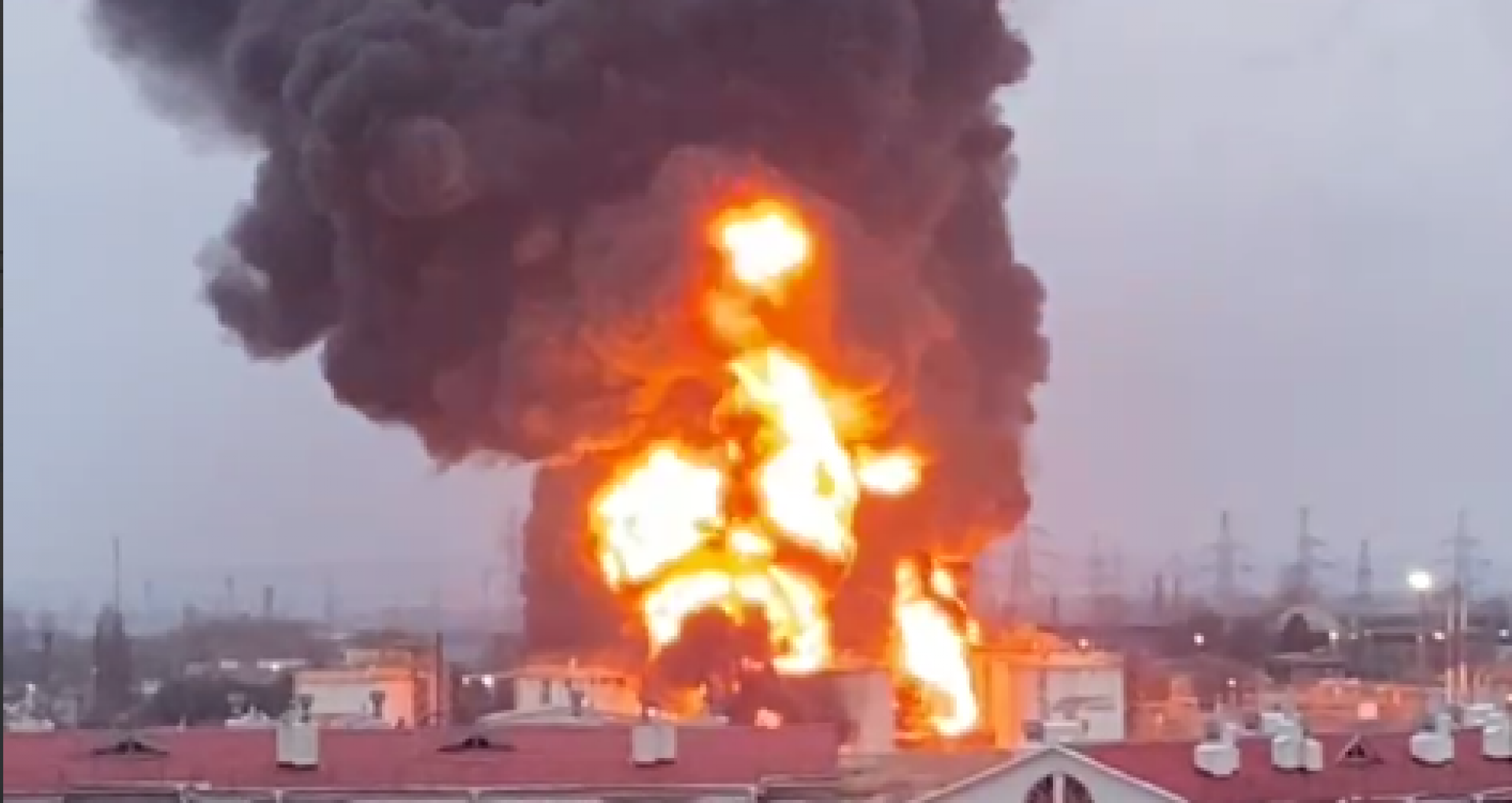 Ukraina, shpërthejnë 8 cisterna karburanti në Belgorod