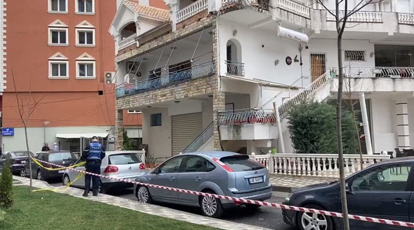Emrat/ Shpërthimi pranë një lokali në Lezhë, arrestohet shënjestra, në kërkim autori
