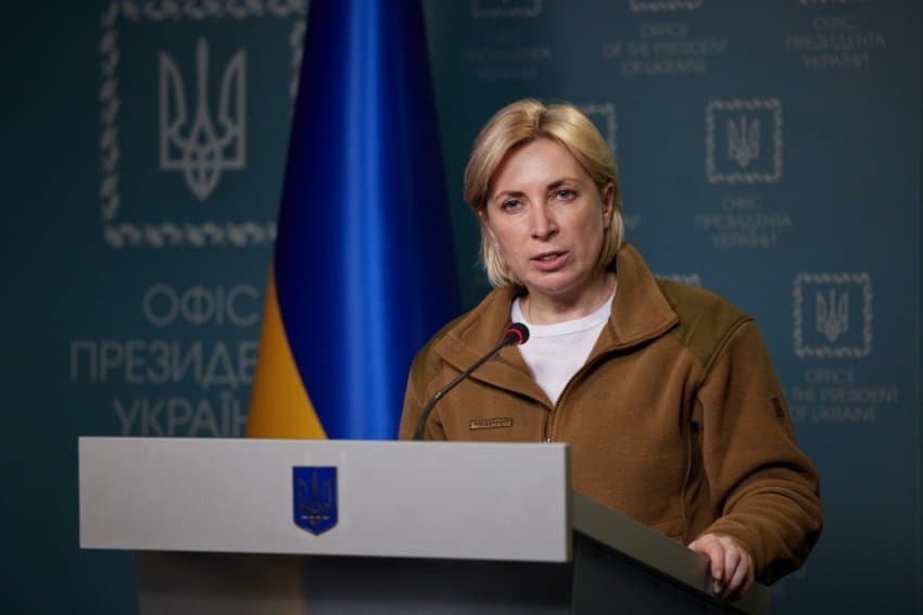 “Forcat ruse mbajnë rob 11 kryebashkiakë ukrainas, vrasin një tjetër”