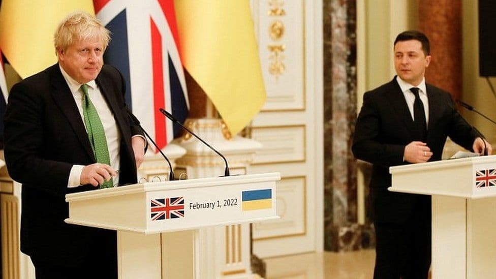 Johnson uron Zelensky-n për qëndresën e Kievit