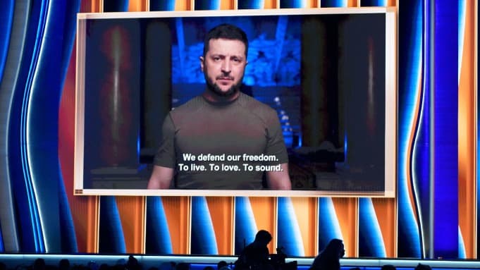 Zelensky mban fjalim prekës në Grammys 2022 (VIDEO)