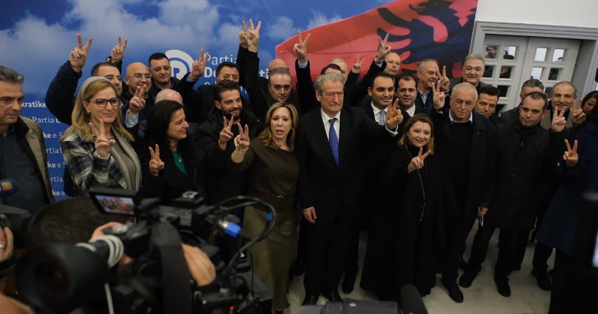  Gjykata njeh 11 dhjetorin/ Komisioni i Rithemelimit thërret mbledhje në selinë e PD-së