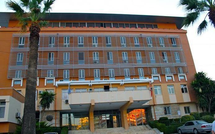 Lirohen nga detyra Prefektët e qarqeve Lezhë dhe Durrës, dy emrat që i zëvëndësojnë