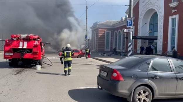 Sulm në stacionin hekurudhor/ 30 të vdekur dhe qindra të plagosur në Ukrainë