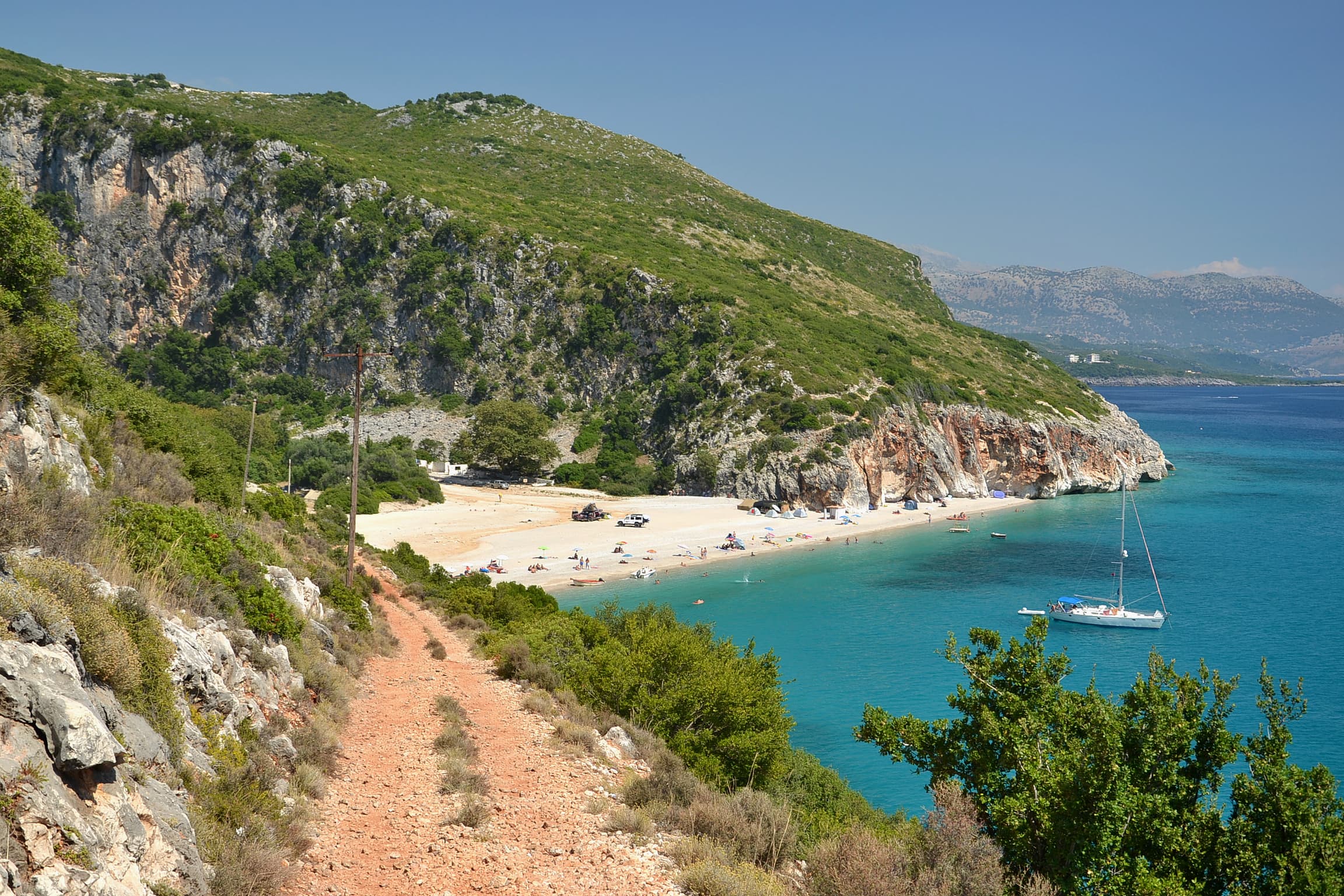 Turisti polak rrëzohet në Kanionet e Gjipesë, pëson frakturë në këmbë