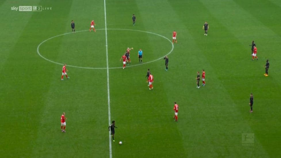 Bayern Munich luajti me 12 lojtarë, Federata Gjermane merr vendimin për kampionët