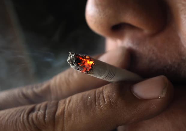Studimi zbulon se çfarë ndodh nëse lini duhanin pas një ataku kardiak