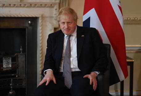 Johnson do të dërgojë armë të tjera në Ukrainë