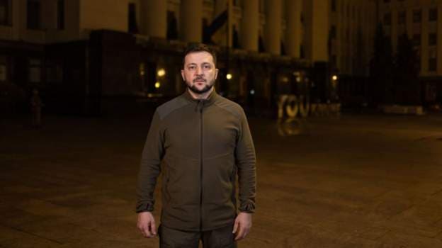 “Guximi tashmë marka jonë”, Zelensky: Rusia mbledh kufomat e Mariupolit për propagandë