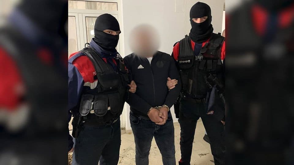 Dhënie ndihme për kalim të paligjshëm kufiri, “Hoti” vë në pranga një person