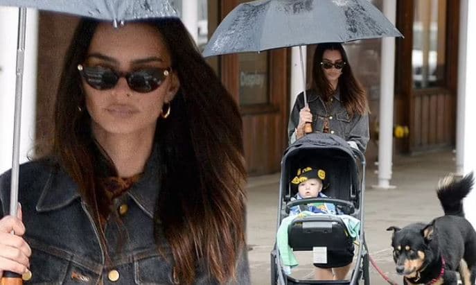 Emily Ratajkowski kujdeset për veshjen në çdo detaj dhe kur del shëtitje (FOTO)