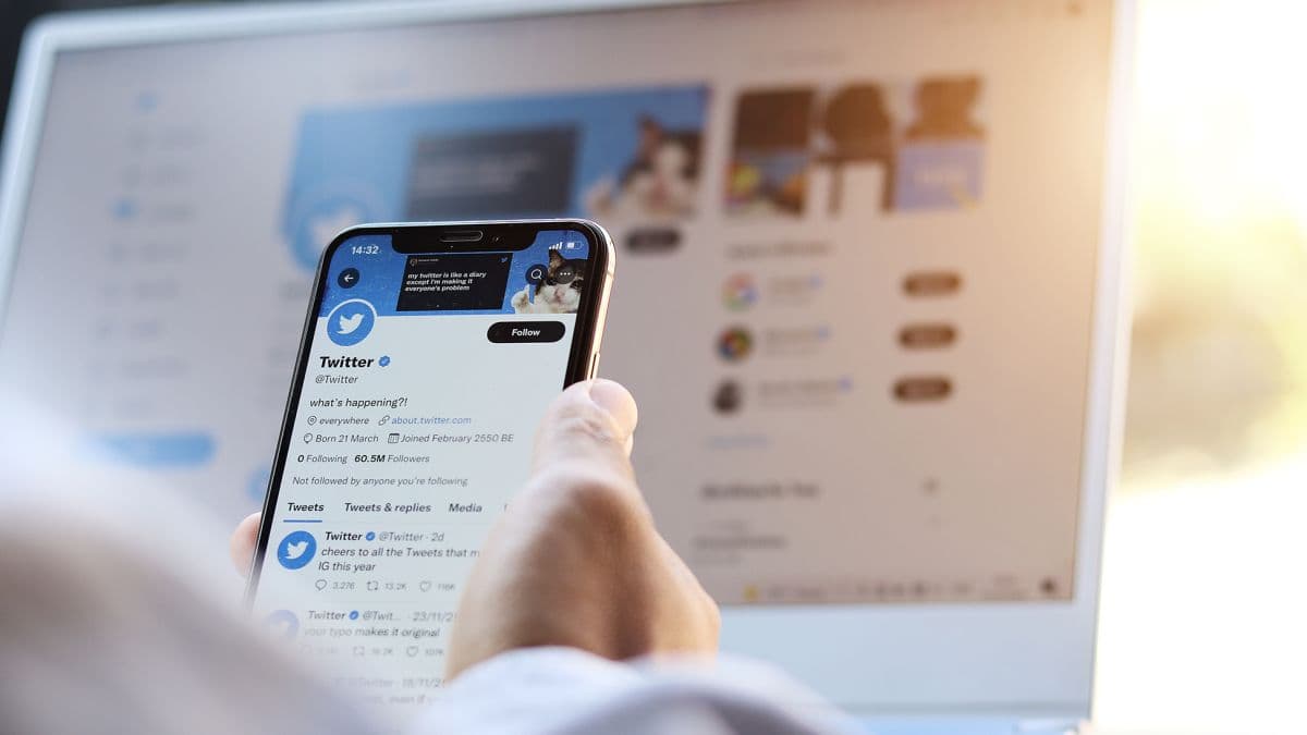 Twitter vjen me përditësim, një buton i ri 'lexon' përshkrimin e fotove