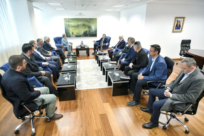   Kurti takon përfaqësuesit politik të Luginës së Preshevës: Është duke u bërë spastrim etnik nga Serbia