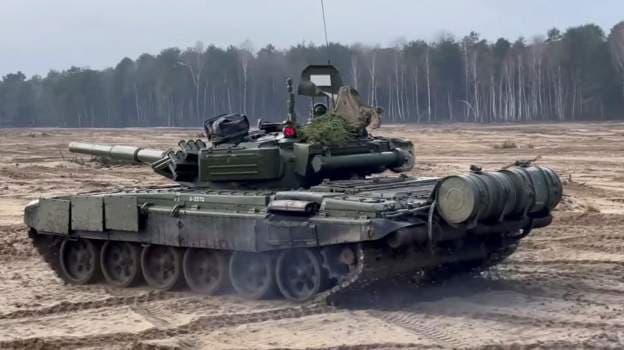 Armët e rënda ruse shihen duke lëvizur nëpër Bjellorusi