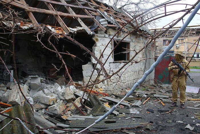 Ukraina kërkon armë, i druhet sulmit kimik. Zelensky: Ka mina kudo