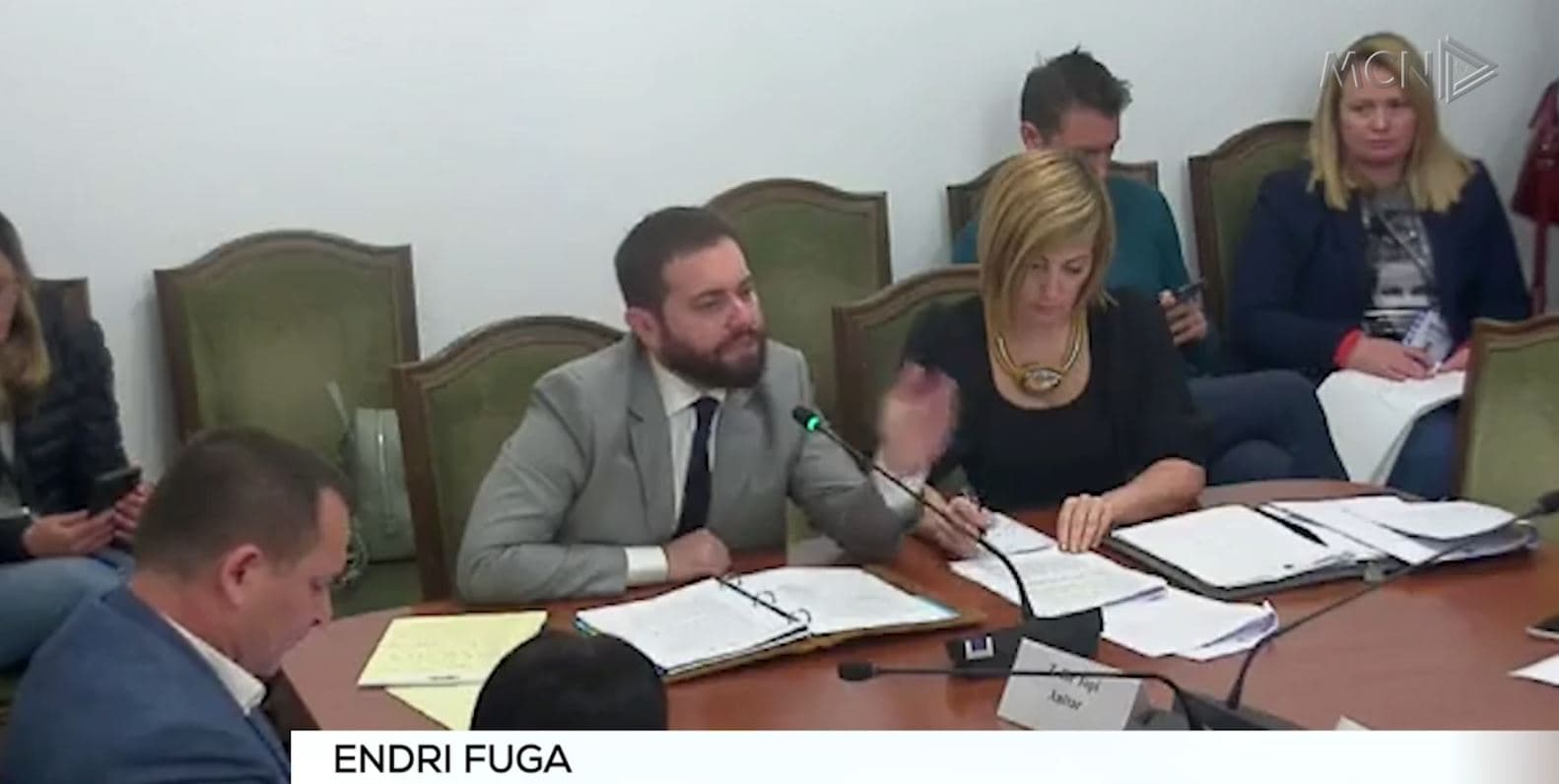 “Informim apo propagandë?” Zhupa kritikon Agjencinë për Media. Fuga: Model gjerman