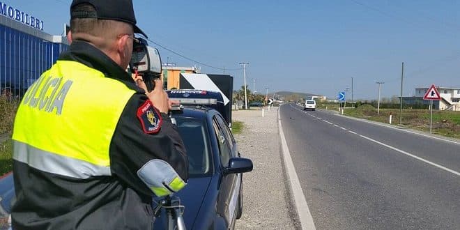 Nis intensifikimi i masave pas porosisë së Nanos, policia e Beratit vendos 110 gjoba për dy ditë
