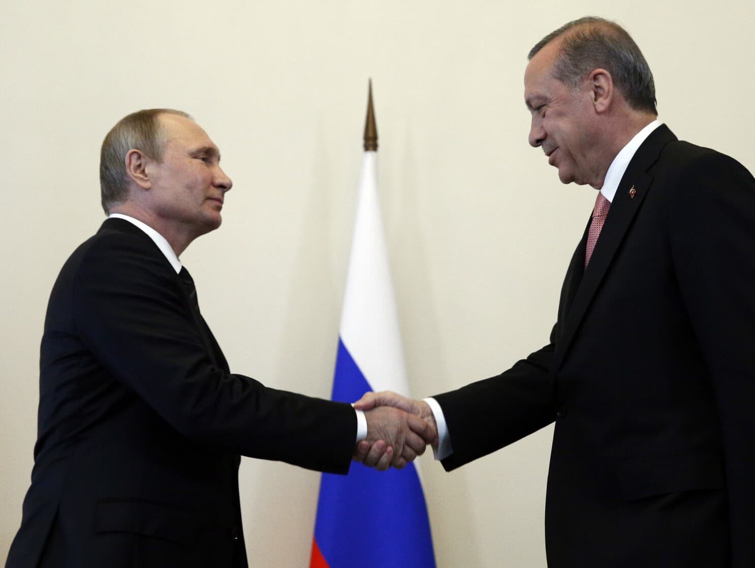Cavusoglu: Erdogan pret të zhvillojë bisedime me homologun rus