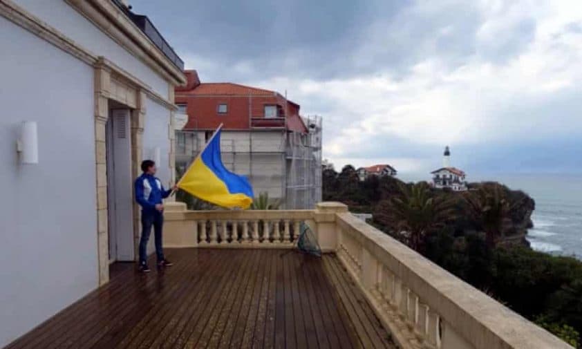 Franca ngrin 33 prona të oligarkëve rusë