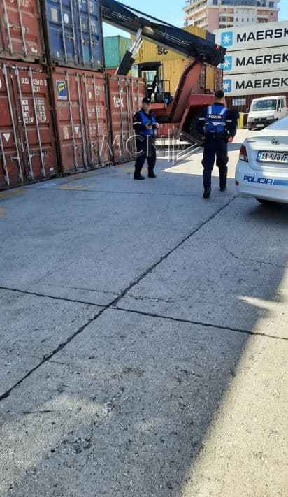 Aksident në portin e Durrësit, humb jetën punonjësi