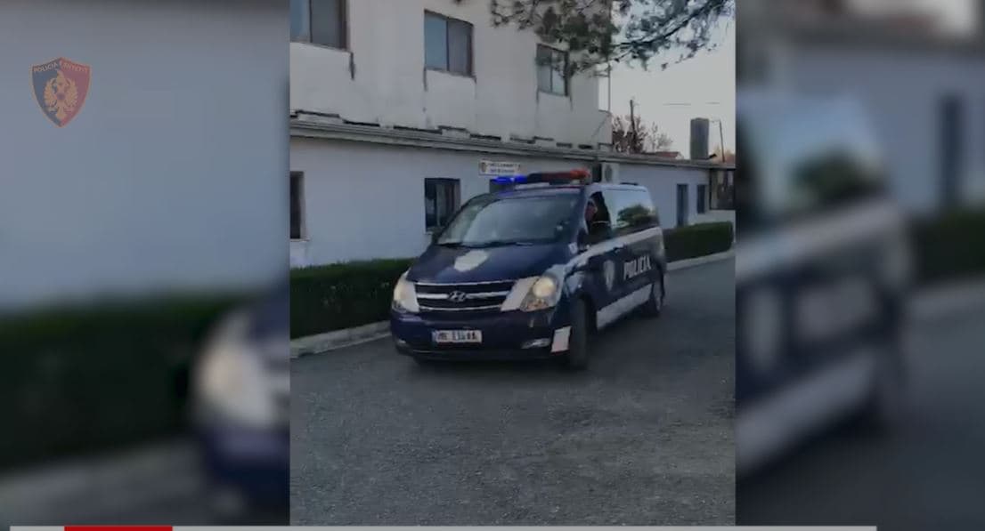 Posedonin fara kanabisi dhe po planifikonin t'i shisnin në Maminas, arrestohen dy të rinjtë