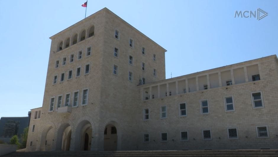 Universitetet shqiptare të fundit në rajon/ Karabina: Arsimi në emergjencë kombëtare (VIDEO)
