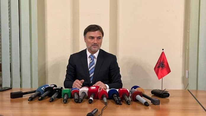 Alibeaj i kundërpërgjigjet Grupit të Rithemelimit: Ndjekin verbazi udhëzimet e idhujve