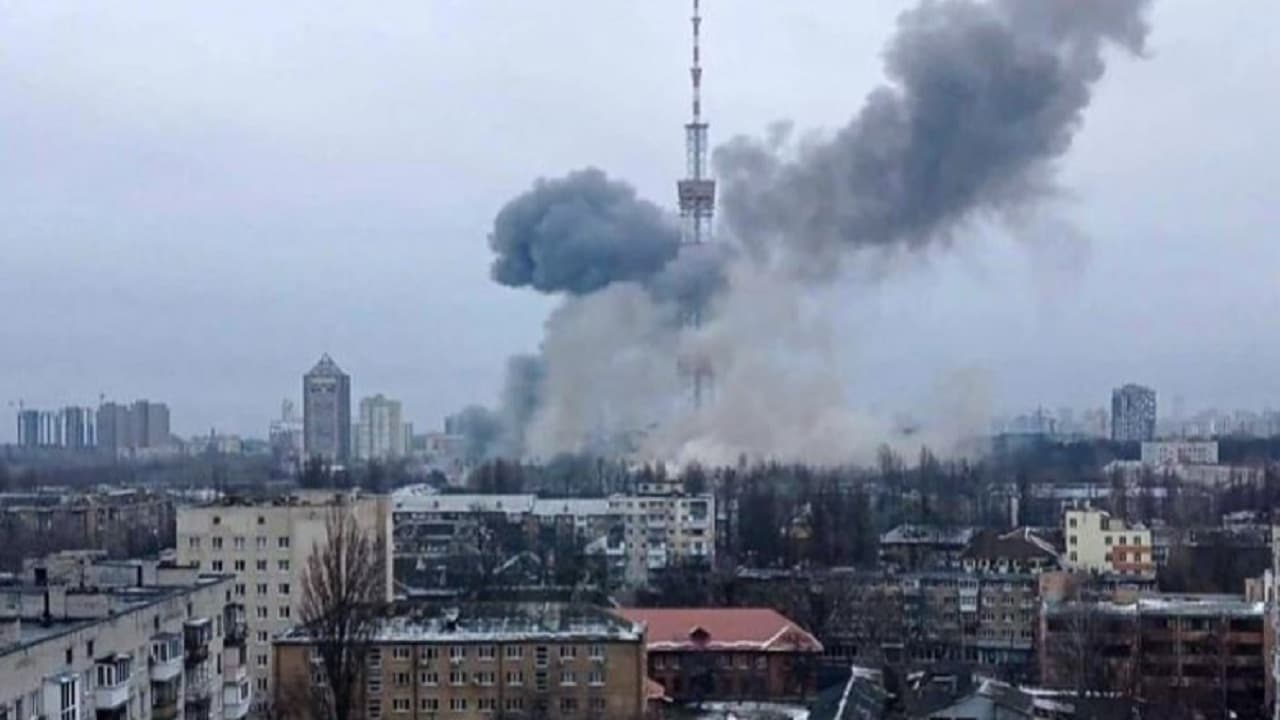Ukrainasit zgjohen nën sulmet ruse, shpërthime në Kiev dhe Lviv