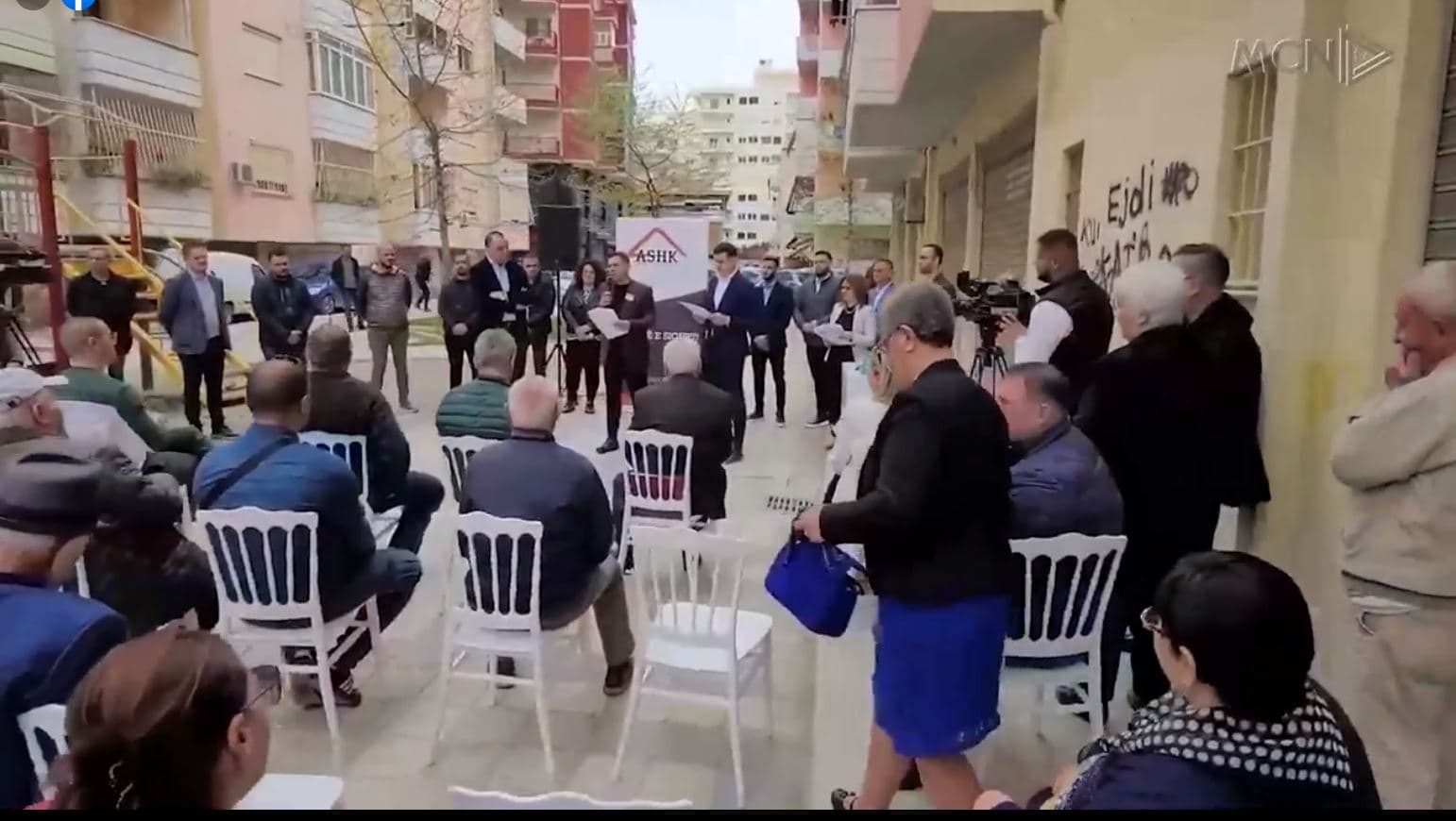  Braktisën qytetarët në legalizimin e banesave/ Ahmetaj: Investitorë të tillë nuk do marrin leje ndërtimi (VIDEO)