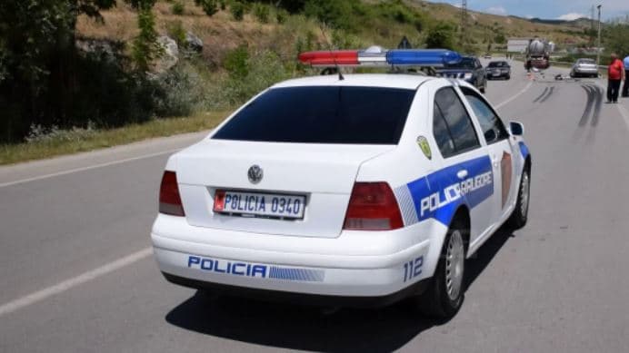 Aksident në Korçë, përplasen tre makina