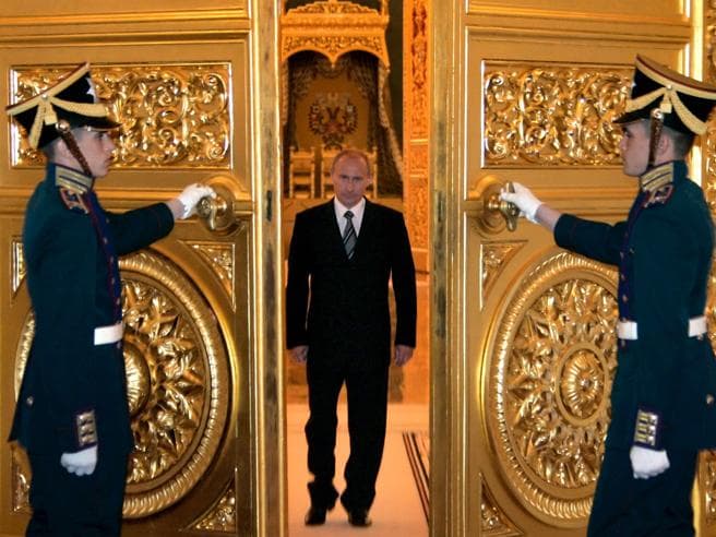 Zbardhet pasuria e Vladimir Putin dhe besnikëve të tij, çfarë deklaruan në vitin 2021